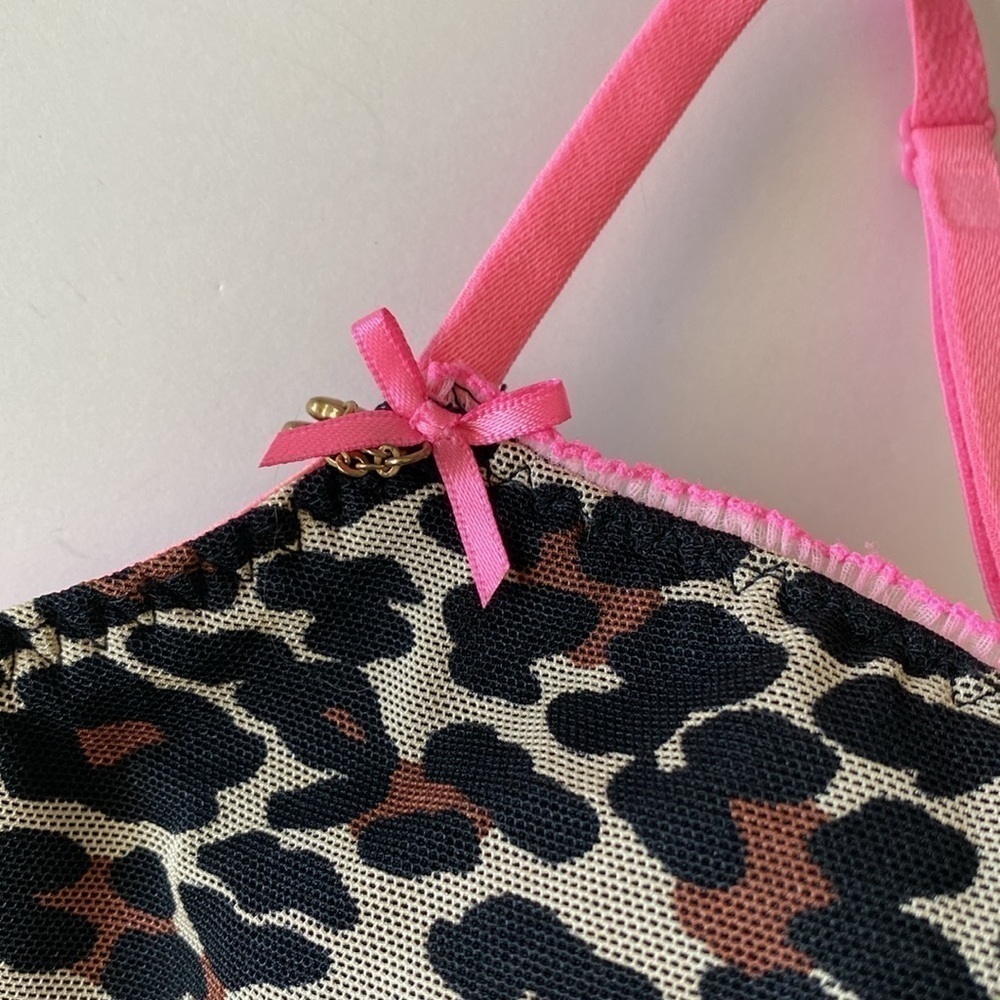 Betsey Johnson leopard print bra 36B pink EUC - Picture 2 of 4